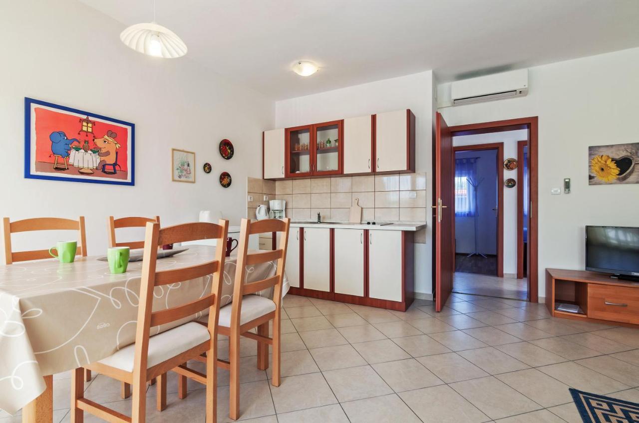 Apartment Marelja - Private Parking And Balcony Zadar Exterior photo