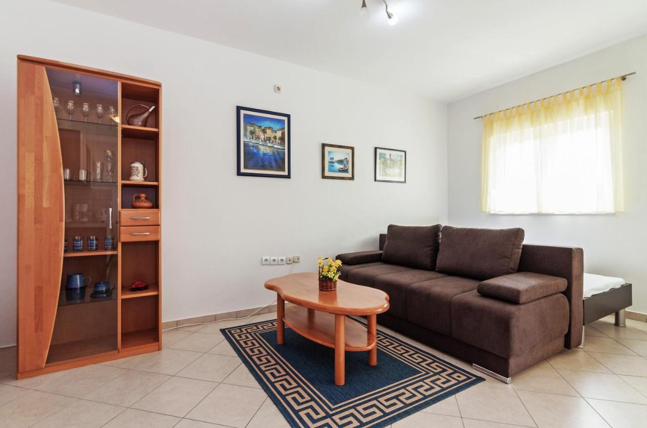 Apartment Marelja - Private Parking And Balcony Zadar Exterior photo